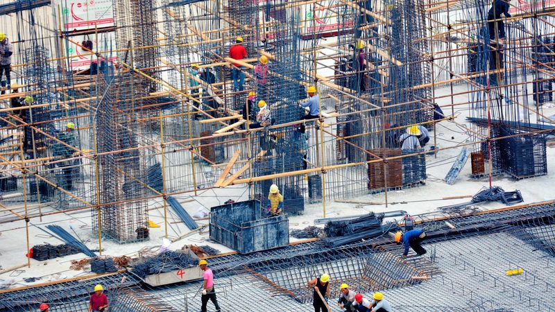 建筑劳务资质新办与转让：关键区别解析